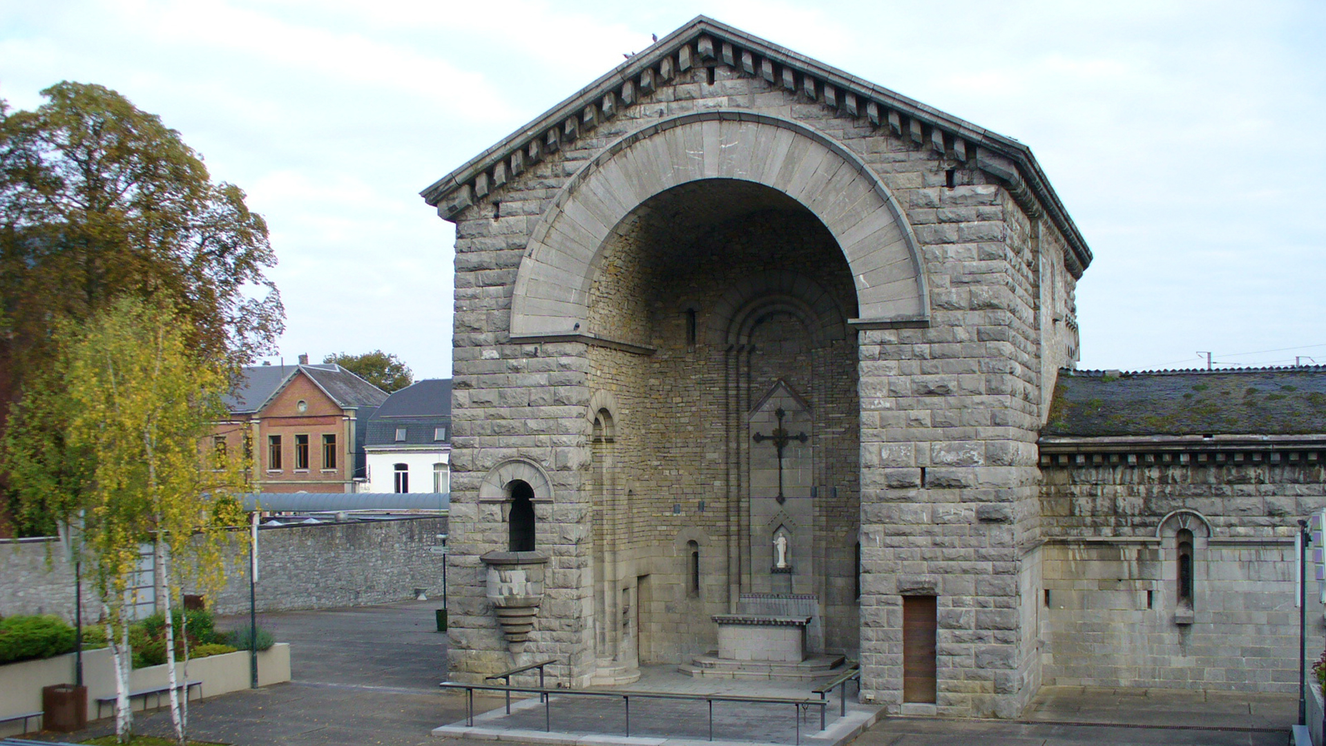La symbolique unique de la chapelle votive
